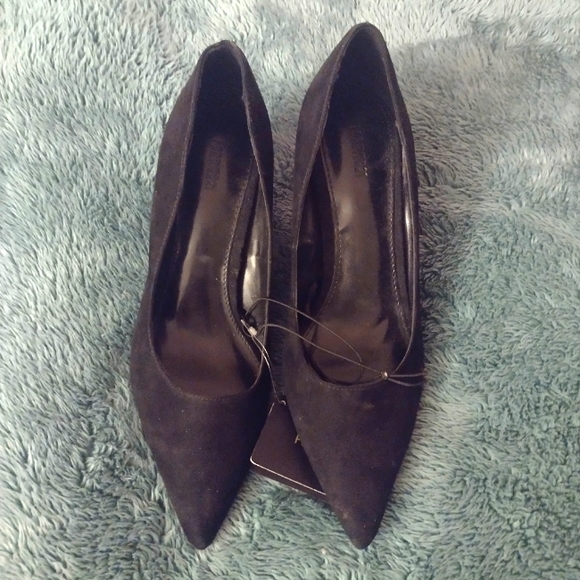 NEW Forever 21 Black Heels Size 6.5 - Picture 2 of 5